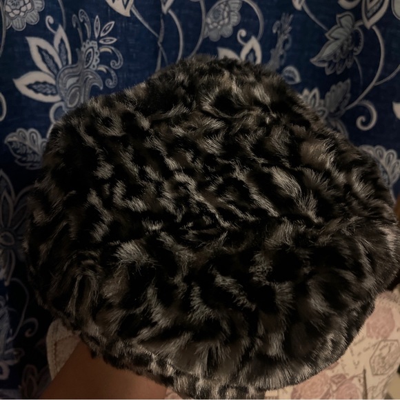 Albertus Swanepoel Faux Fur Black & Gray Hat For Target Cotton & Spandex Blend - Picture 9 of 10